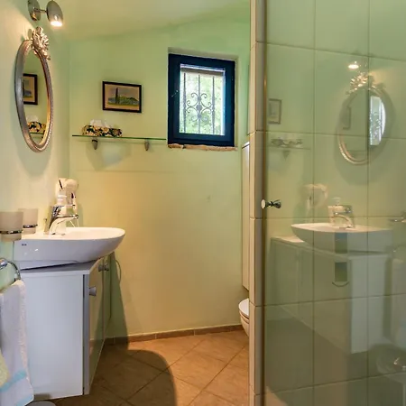 Blue House By El-pi Tours * Sveti Ivan Dobrinjski